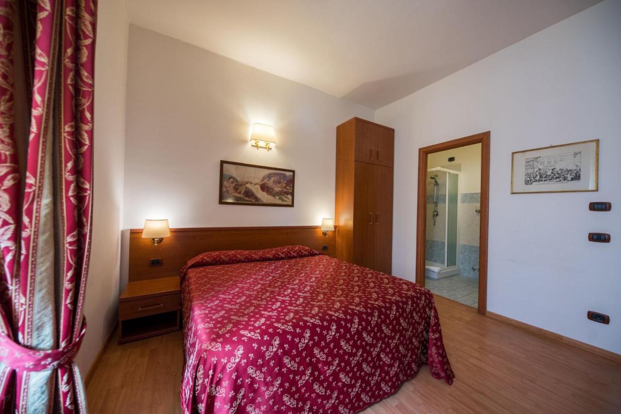 Domus Appia 154 B&B Рим Екстериор снимка