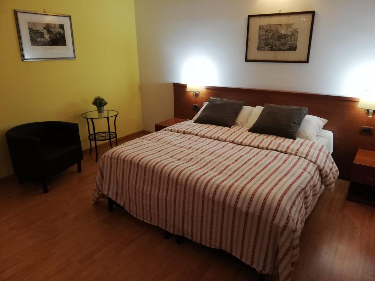 Domus Appia 154 B&B Рим Екстериор снимка